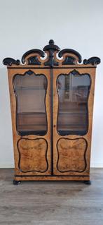 Vitrinekast biedermeier, Ophalen