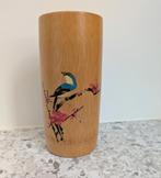 Stevige bamboe vaas - met geschilderde vogel - 18 cm, Gebruikt, Overige kleuren, Aardewerk of Porselein, Ophalen of Verzenden