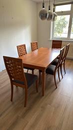 Eettafel met 6 stoelen. Tafel van hout stoelen hout en stof, Huis en Inrichting, Ophalen, Gebruikt, 4 tot 6 stoelen