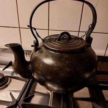 Gietijzeren ketel 19e eeuw beschikbaar voor biedingen