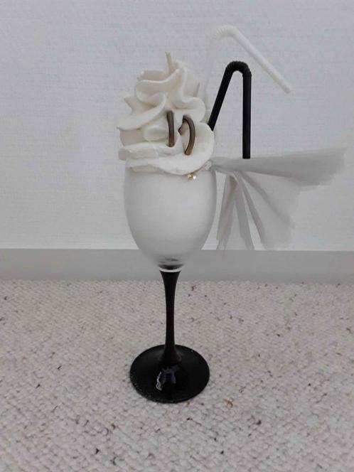 Kaars - ijs /slagroom vorm - in glas - bruiloft - ophalen, Hobby en Vrije tijd, Feestartikelen, Gebruikt, Versiering, Geboorte of Huwelijk