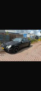 Mercedes e500 met schade of in onderdelen, Auto's, Automaat, Achterwielaandrijving, Leder en Stof, Zwart