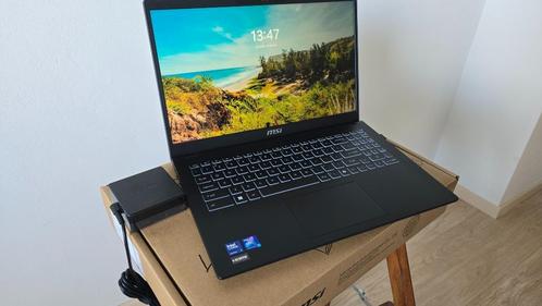 MSI Modern 15H AI Laptop, Computers en Software, Windows Laptops, Zo goed als nieuw, 15 inch, 4 Ghz of meer, 16 GB, Qwerty, Ophalen