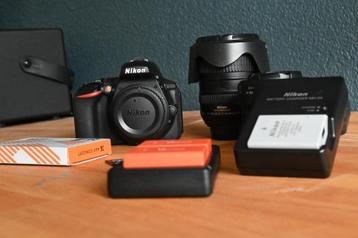 Nikon D5600 Fotocamera Set – Complete Set in Goede Staat  beschikbaar voor biedingen