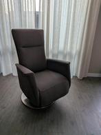 Grijze Relaxfauteuil elektrisch, sta op functie. Prominent., Huis en Inrichting, Fauteuils, Ophalen, Gebruikt, Stof, 50 tot 75 cm