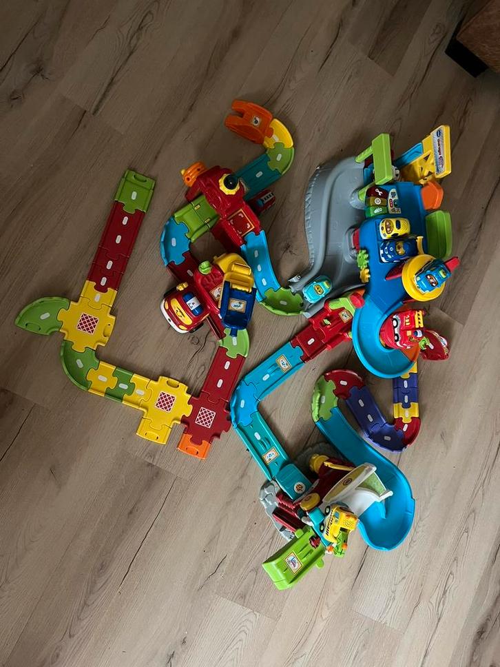 Toettoet garage en brandweerkazernes!, Kinderen en Baby's, Speelgoed | Vtech, Gebruikt, Ophalen