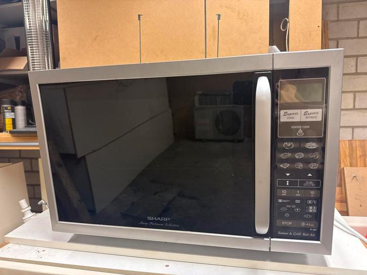 Combi Magnetron Sharp, Witgoed en Apparatuur, Magnetrons, Gebruikt, Vrijstaand, Combimagnetron, 45 tot 60 cm, Grill, Draaiplateau