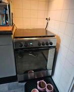 Indesit gasfornuis, Witgoed en Apparatuur, Fornuizen, Ophalen, 4 kookzones, Zo goed als nieuw, Gas