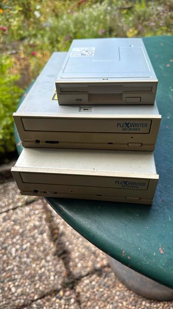 Computer floppy disc en plextor writers beschikbaar voor biedingen
