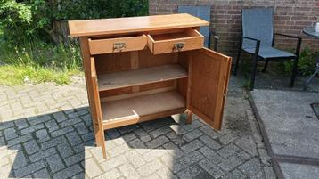 Brocante commode met vast blad beschikbaar voor biedingen