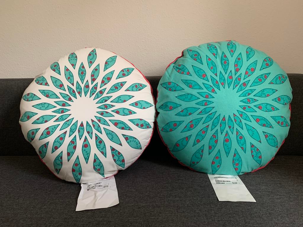 IKEA HEMMAFEST: 2 ronde kussens, 56 cm breed, 5 cm diep, Ophalen, Zo goed als nieuw, Wit, Rond