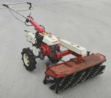 Rolbezem / veegmachine beschikbaar voor biedingen