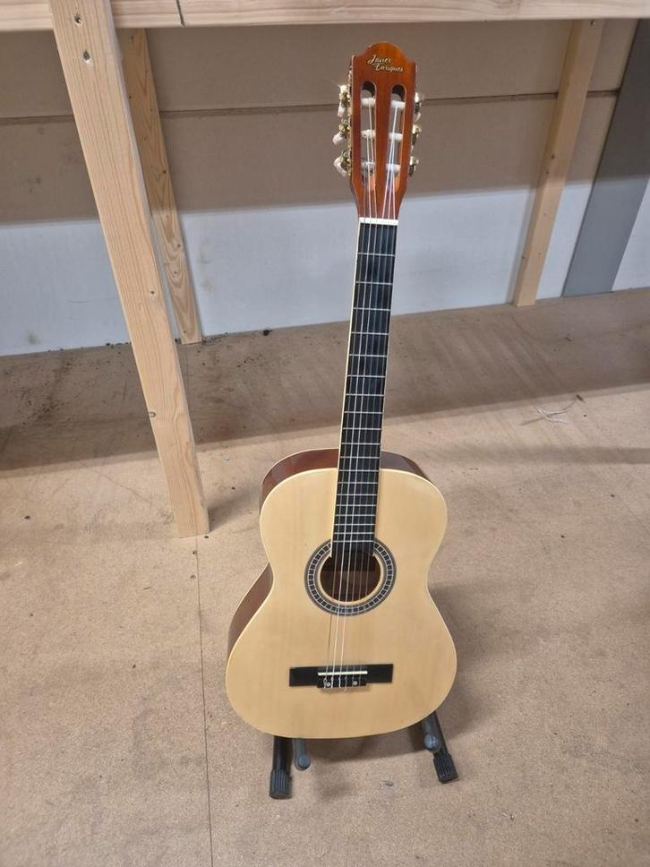 Javier Enriquez Klassieke Gitaar + Koffer, Muziek en Instrumenten, Snaarinstrumenten | Gitaren | Akoestisch, Gebruikt, Klassieke of Spaanse gitaar