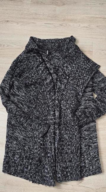 Dames vest maat XS beschikbaar voor biedingen