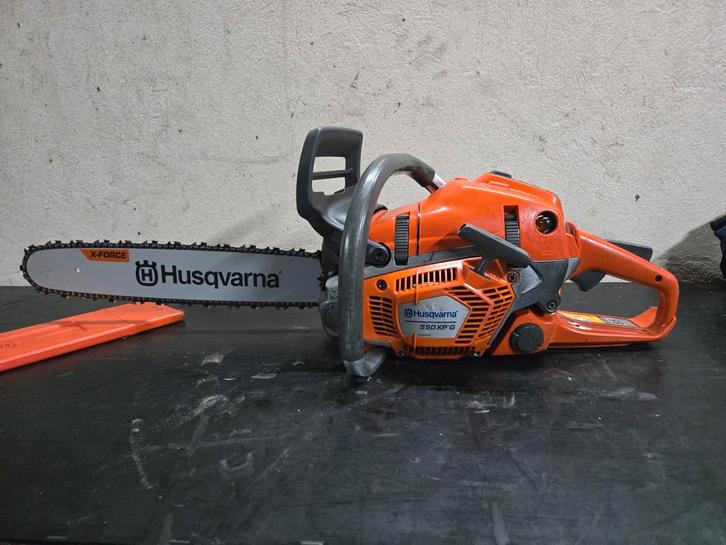 Nette Husqvarna 550 XPG met nieuw 45cm blad | 550XP G, Tuin en Terras, Hand-tuingereedschap, Gebruikt, Overige soorten, Ophalen of Verzenden