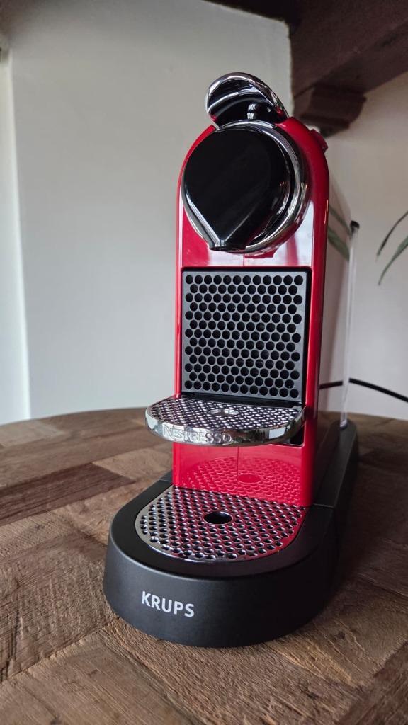Krups Nespresso Citiz XN7415 – Cherry Red, Witgoed en Apparatuur, Koffiezetapparaten, Gebruikt, Koffiepads en cups, Combi, 1 kopje