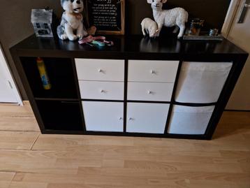 Te koop set nette lage wand kasten. beschikbaar voor biedingen