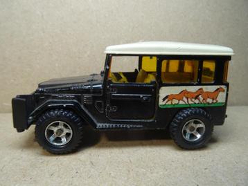 MAJORETTE 1:36, TOYOTA LAND-CRUISER, Zie Foto`s beschikbaar voor biedingen