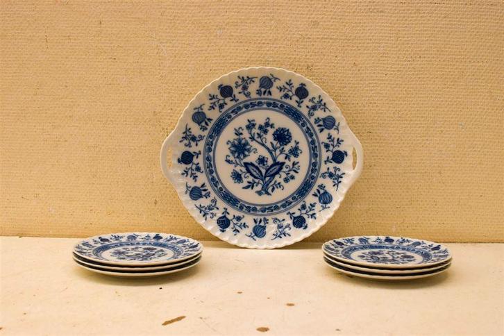 7 delig Royal tettau porseleinen gebaksservies 48664, Huis en Inrichting, Keuken | Servies, Gebruikt, Bord(en), Wedgwood, Aardewerk