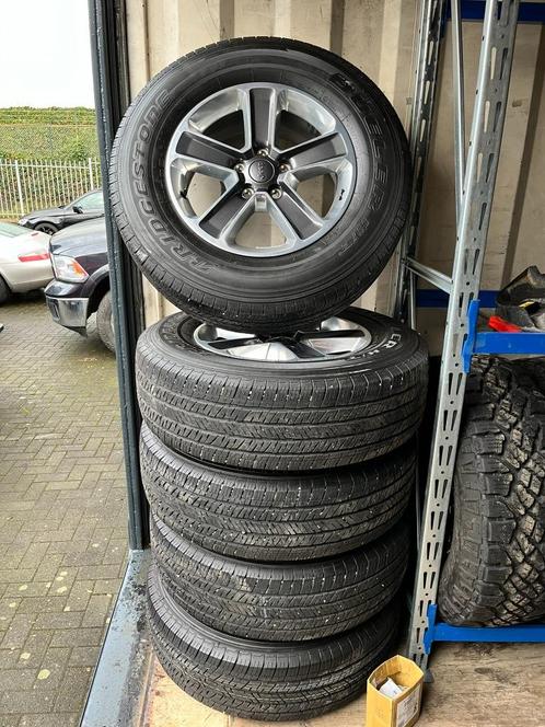 5x Jeep Wrangler JL Sahara velgen / Bridgestone MS band, Auto-onderdelen, Banden en Velgen, Velg(en), All Season, 18 inch, 255 mm