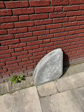 Parasolvoet beton 2x *gratis op te halen beschikbaar voor biedingen