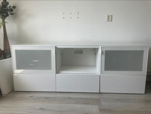 Te koop: tv-meubel wit met glazen plaat, Huis en Inrichting, Kasten | Televisiemeubels, Zo goed als nieuw, Minder dan 100 cm, 150 tot 200 cm