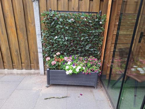 bloembak, Tuin en Terras, Bloembakken en Plantenbakken, Zo goed als nieuw, Kunststof, Balkon, Tuin, 30 tot 60 cm, 60 tot 100 cm