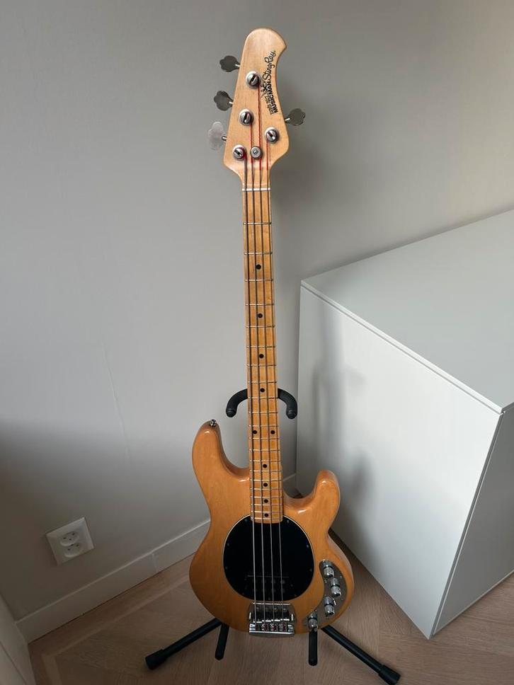 Musicman Stingray 3EQ bas, Muziek en Instrumenten, Snaarinstrumenten | Gitaren | Bas, Gebruikt, Elektrisch, Ophalen