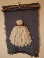 Wanddoek wandkleed sober met wol toef, Ophalen of Verzenden, Zo goed als nieuw