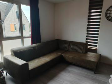 Mooie groene hoekbank - 260x210 cm beschikbaar voor biedingen