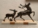 Art Deco herten sculptuur op marmeren voet, Antiek en Kunst, Ophalen