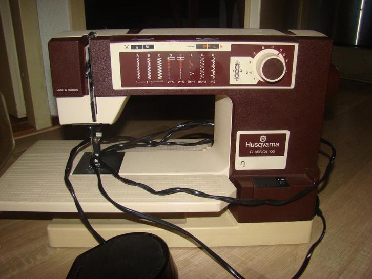 . Verzenden met UPS: € 4,20, Hobby en Vrije tijd, Naaimachines en Toebehoren, Gebruikt, Naaimachine, Husqvarna, Ophalen of Verzenden