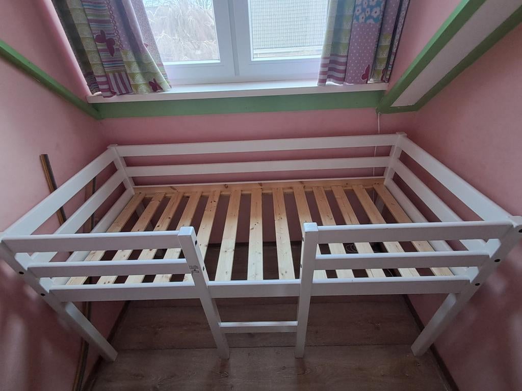 Leuk wit peuterbed van Beter Bed afmetingen zijnL160xB70xH65, Ophalen, Gebruikt, Hoogslaper