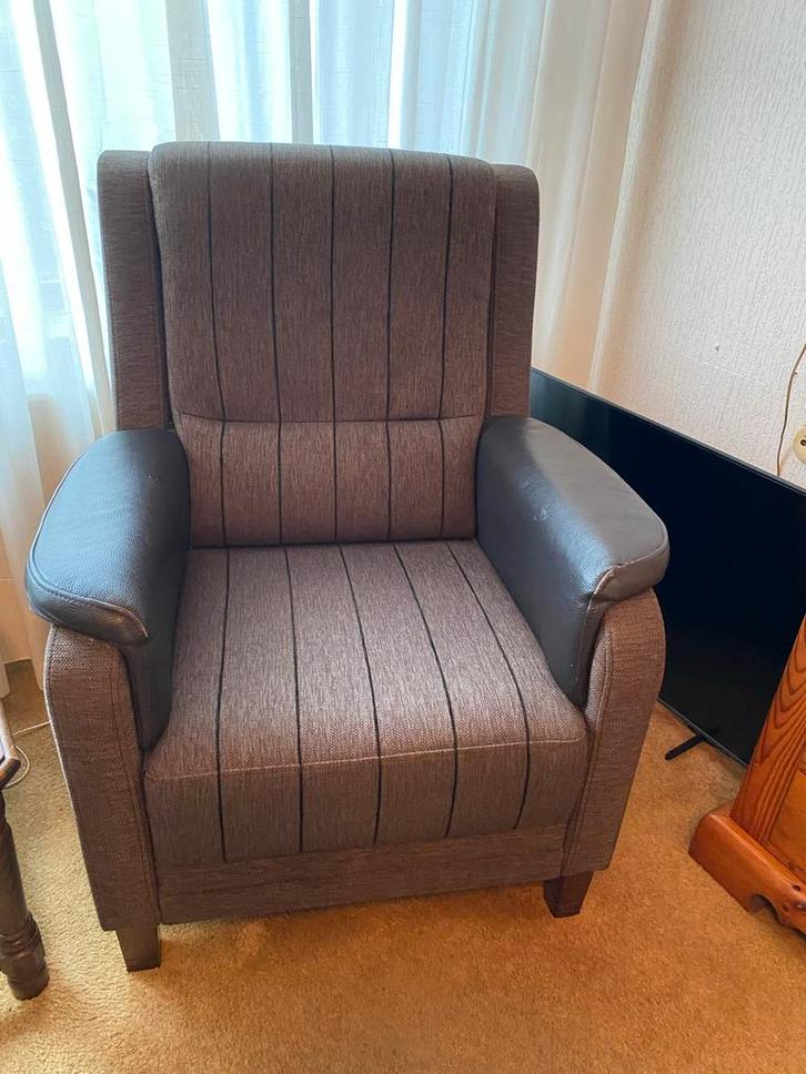 Comfortabele fauteuil met bijpassende bank, Huis en Inrichting, Fauteuils, Gebruikt, Stof, 50 tot 75 cm, 75 tot 100 cm, Ophalen of Verzenden