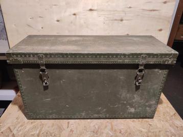 Grote Vintage Opslagkist beschikbaar voor biedingen