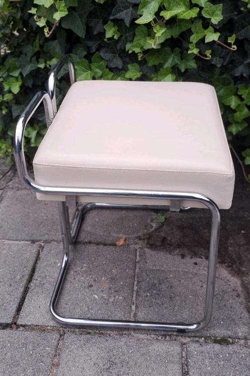MINIMALISTISCHE DESIGN KRUK UIT DE JAREN 70, Huis en Inrichting, Krukjes, Gebruikt, Ophalen of Verzenden