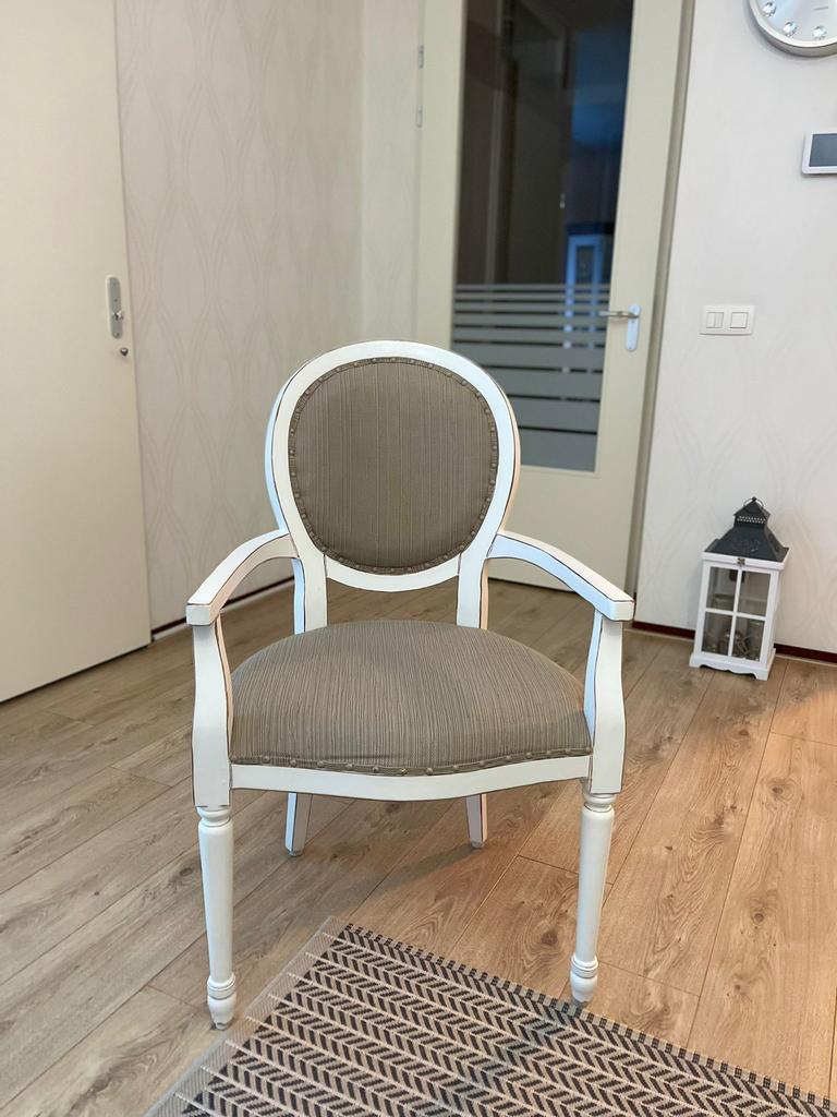 2x Luxe fauteuils – Wit met greige stof, Ophalen