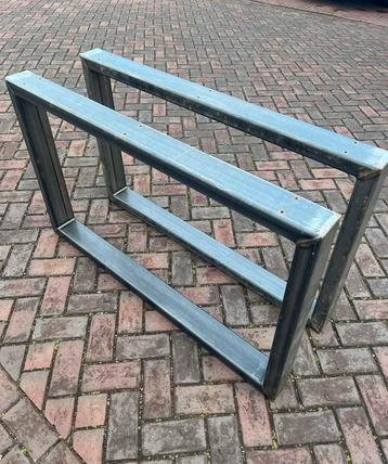 Tafelpoten 2 stuks 120cm breed beschikbaar voor biedingen