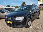 Volkswagen Touran 1.6 Turijn, Voorwielaandrijving, 4 cilinders, 7 stoelen, Zwart
