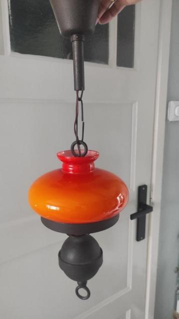 Vintage hanglamp metaal oranje glas beschikbaar voor biedingen