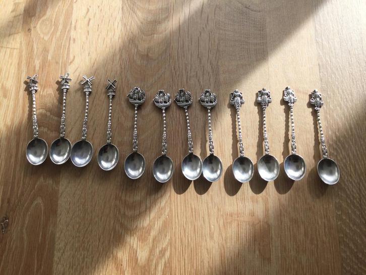 12 Zilveren theelepeltjes, Hollands motief, gemerkt., Antiek en Kunst, Antiek | Bestek, Ophalen of Verzenden