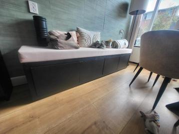 Zwarte tv meubel 208x40x45 4 lades