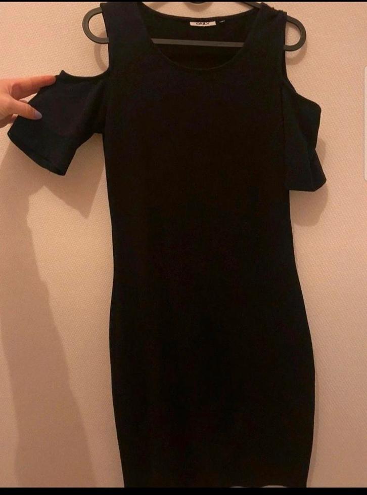 Glitterjurkje ONLY maat M, Kleding | Dames, Jurken, Zo goed als nieuw, Maat 38/40 (M), Zwart, Boven de knie, Ophalen of Verzenden