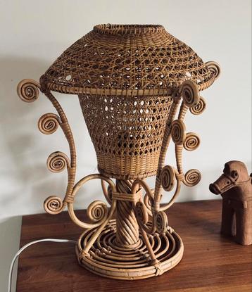 Vintage Rotan / rattan lamp / tafellamp / Peacock beschikbaar voor biedingen