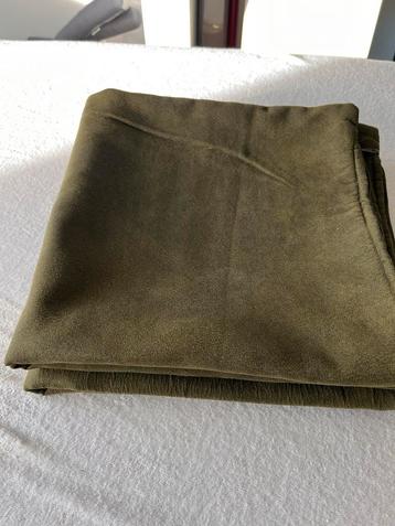 2x Olijfgroen kussen met rits 56x56 cm beschikbaar voor biedingen