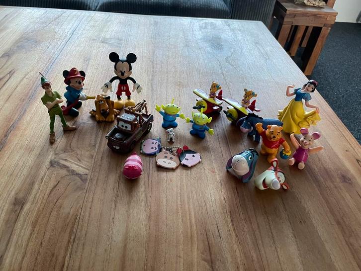 Disney figuren Cars Mickey kastdeur knopjes Eeyoore Tigger, Verzamelen, Disney, Beeldje of Figuurtje, Mickey Mouse, Ophalen of Verzenden