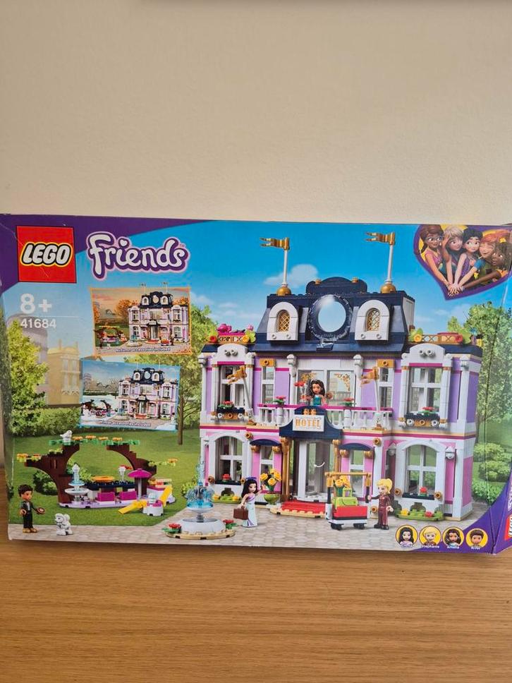 LEGO Friends 41684 Heartlake Grand Hotel, Kinderen en Baby's, Speelgoed | Duplo en Lego, Zo goed als nieuw, Lego, Complete set