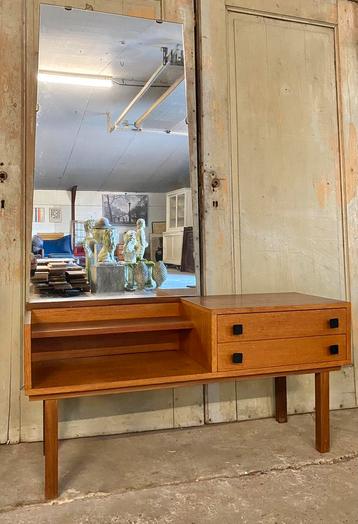 Vintage kaptafel (teakhout) met spiegel. Sixties. Design. beschikbaar voor biedingen