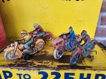 Antieke speelgoed motoren beschikbaar voor biedingen