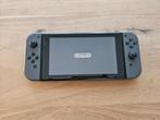 Nintendo Switch + screenprotector en accessoires, Spelcomputers en Games, Spelcomputers | Nintendo Switch, Ophalen, Zo goed als nieuw